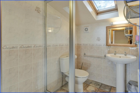 Shower room in Bilbrook Cottage