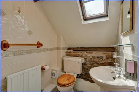 Shower room in Horner Cottage